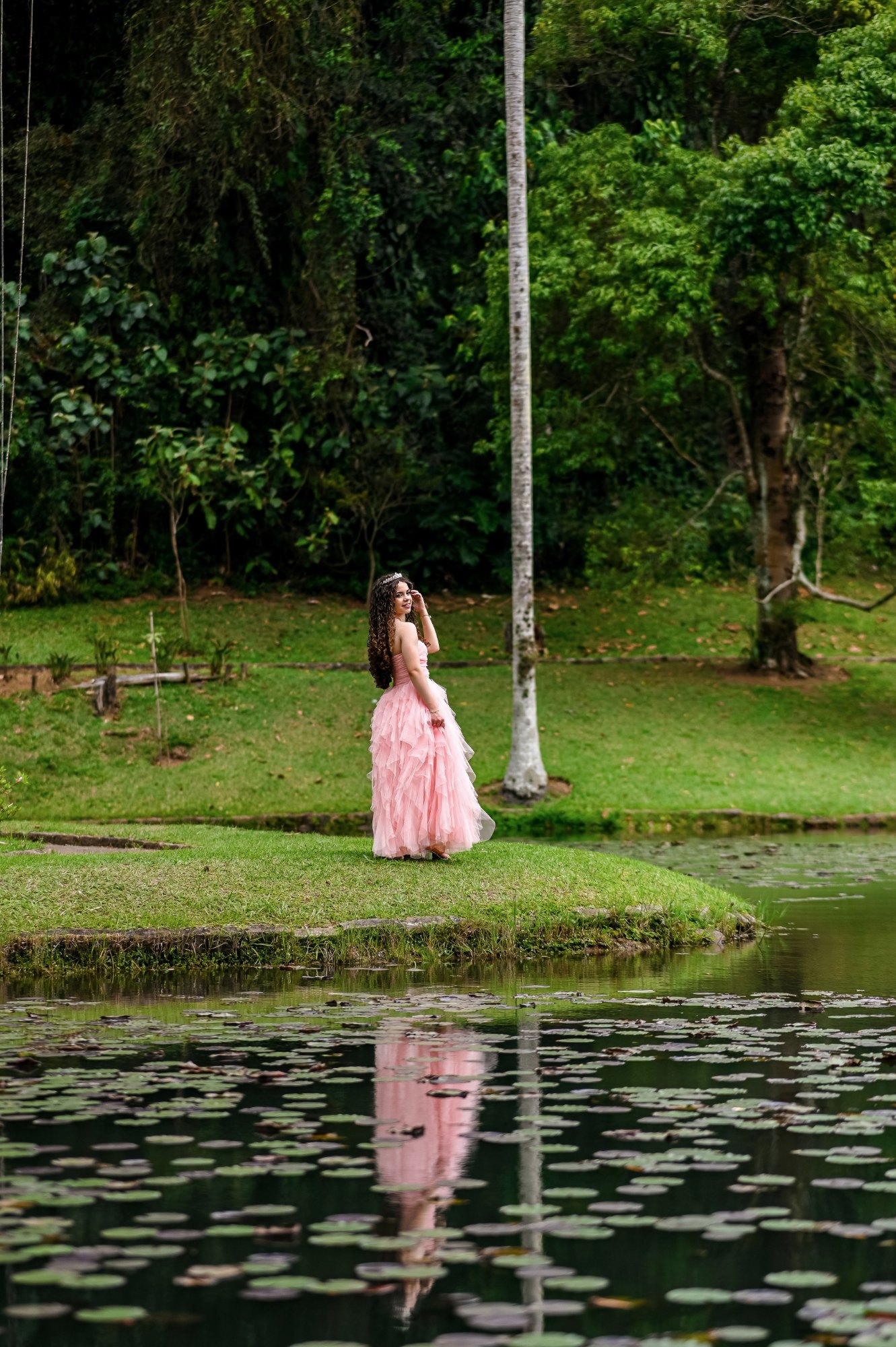 Beatriz no lago do Jardim Botânico